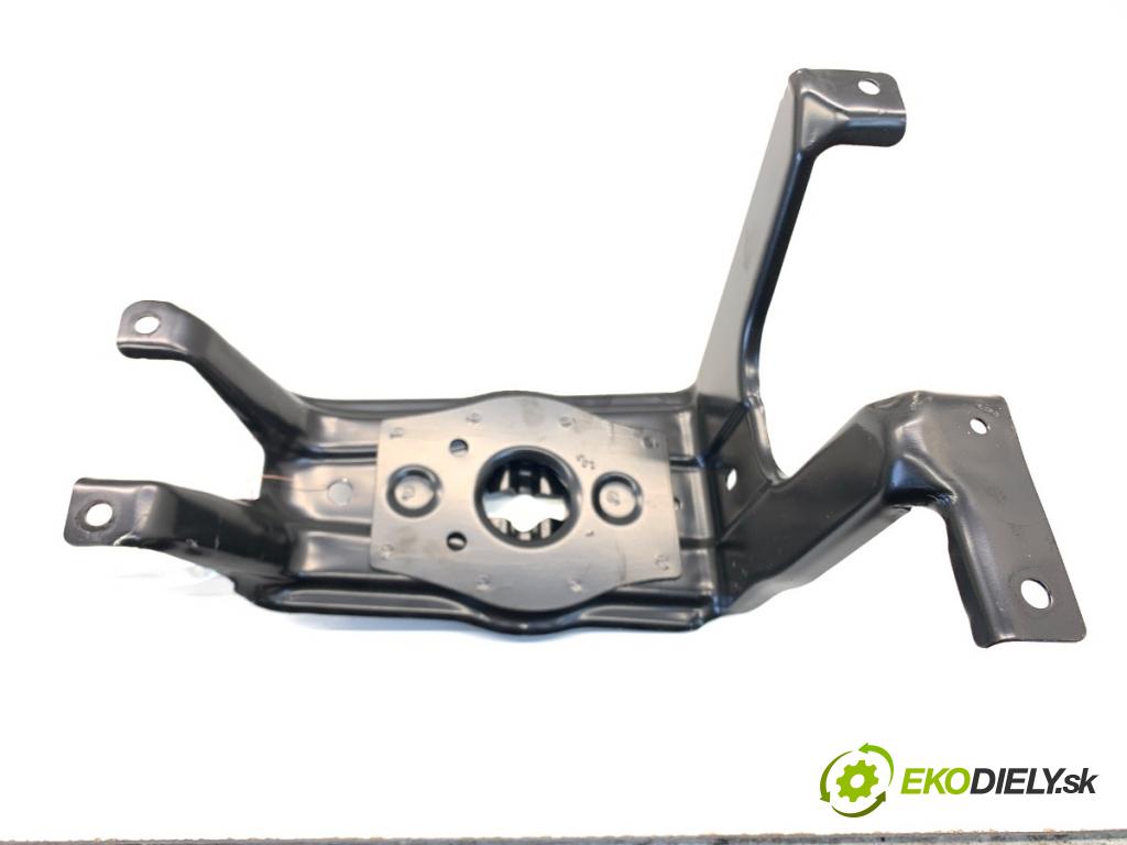 AUDI A4 B9 sedan 2018 185 kW 2.0 TFSI quattro 1984 Obal akumulátora 8W0802715C