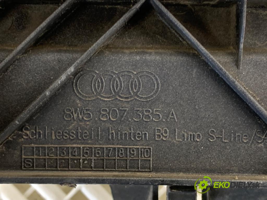AUDI A4 B9 sedan 2018 185 kW 2.0 TFSI quattro 1984 úchyt nárazníka zadní část středový 8W5807385A