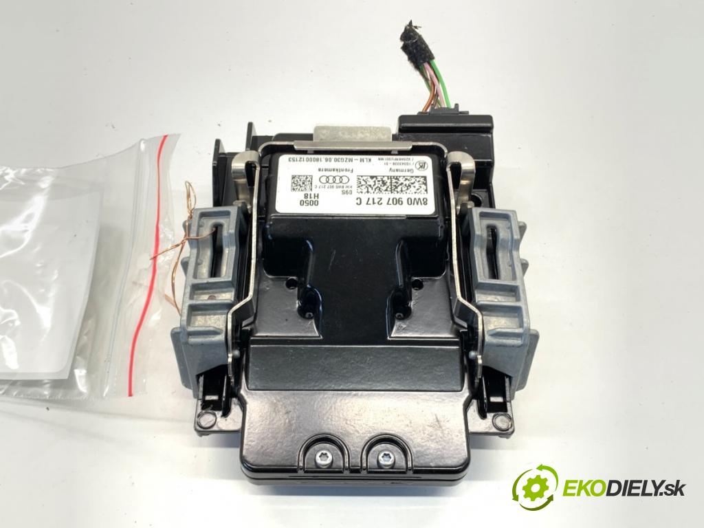 AUDI A4 B9 sedan 2018 185 kW 2.0 TFSI quattro 1984 KAMERA okna prednej 8W0907217C