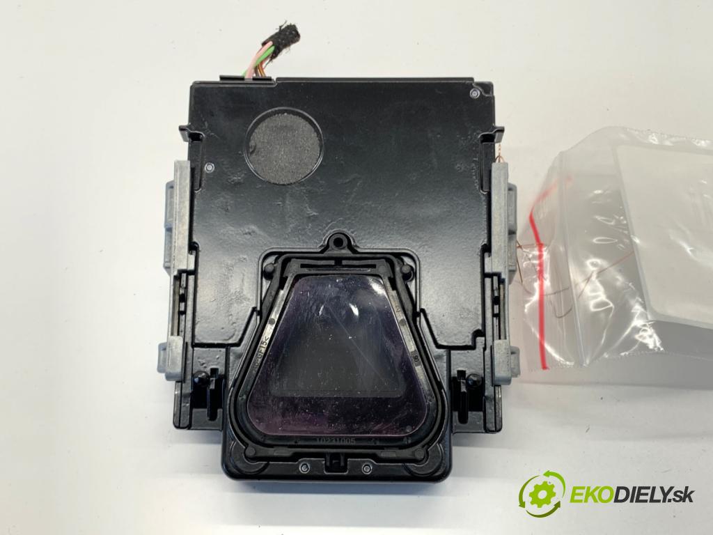 AUDI A4 B9 sedan 2018 185 kW 2.0 TFSI quattro 1984 KAMERA okna prednej 8W0907217C