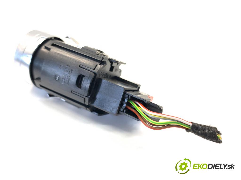 AUDI A4 B9 sedan 2018 185 kW 2.0 TFSI quattro 1984 vypínač ZAPALOVANIE: START/STOP 8W1905217F