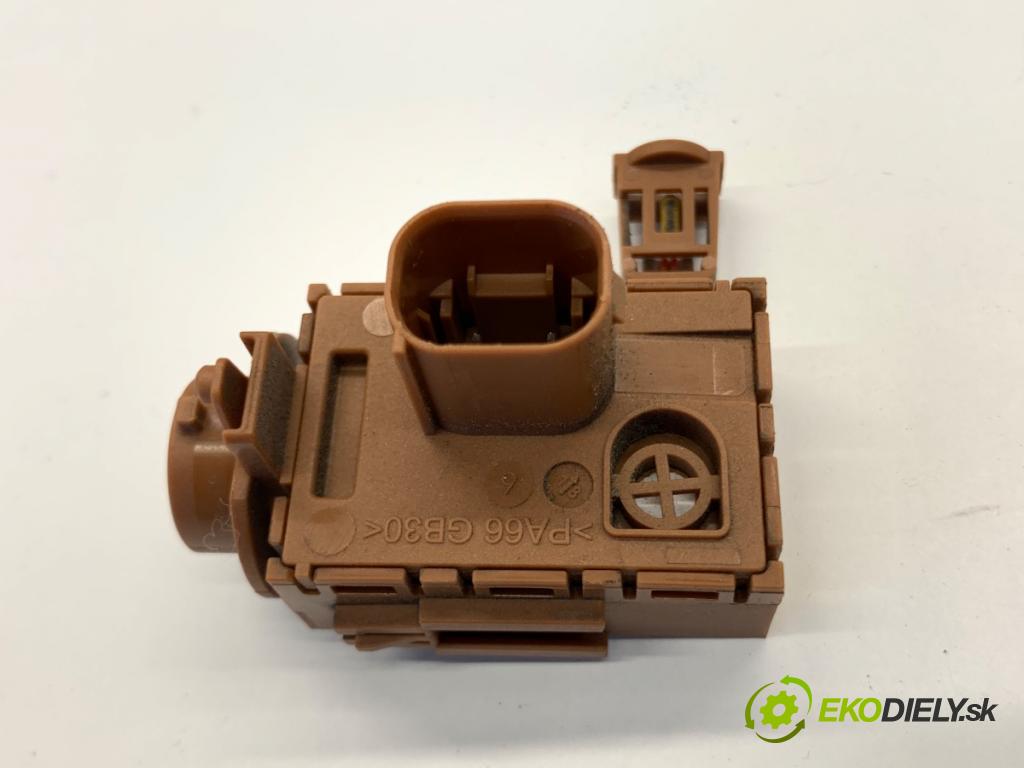 AUDI A4 B9 sedan 2018 185 kW 2.0 TFSI quattro 1984 Snímač kvality vzduchu 4H0907658A