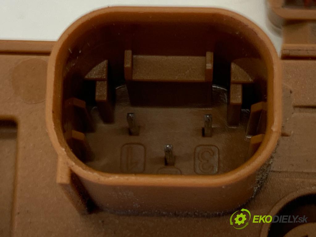 AUDI A4 B9 sedan 2018 185 kW 2.0 TFSI quattro 1984 Snímač kvality vzduchu 4H0907658A