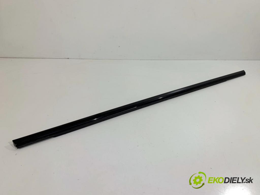 AUDI A4 B9 sedan 2018 185 kW 2.0 TFSI quattro 1984 Lišta Sbírání: zad pravy 8W0853764