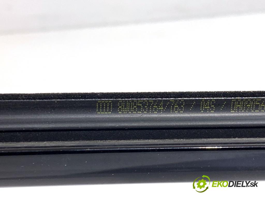 AUDI A4 B9 sedan 2018 185 kW 2.0 TFSI quattro 1984 Lišta Sbírání: zad pravy 8W0853764