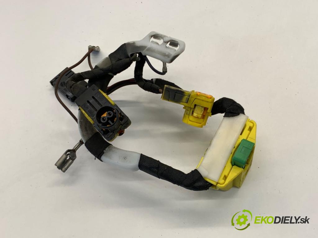 AUDI A4 B9 sedan 2018 185 kW 2.0 TFSI quattro 1984 Káblovačka silentbloku airbag 4M0972562C