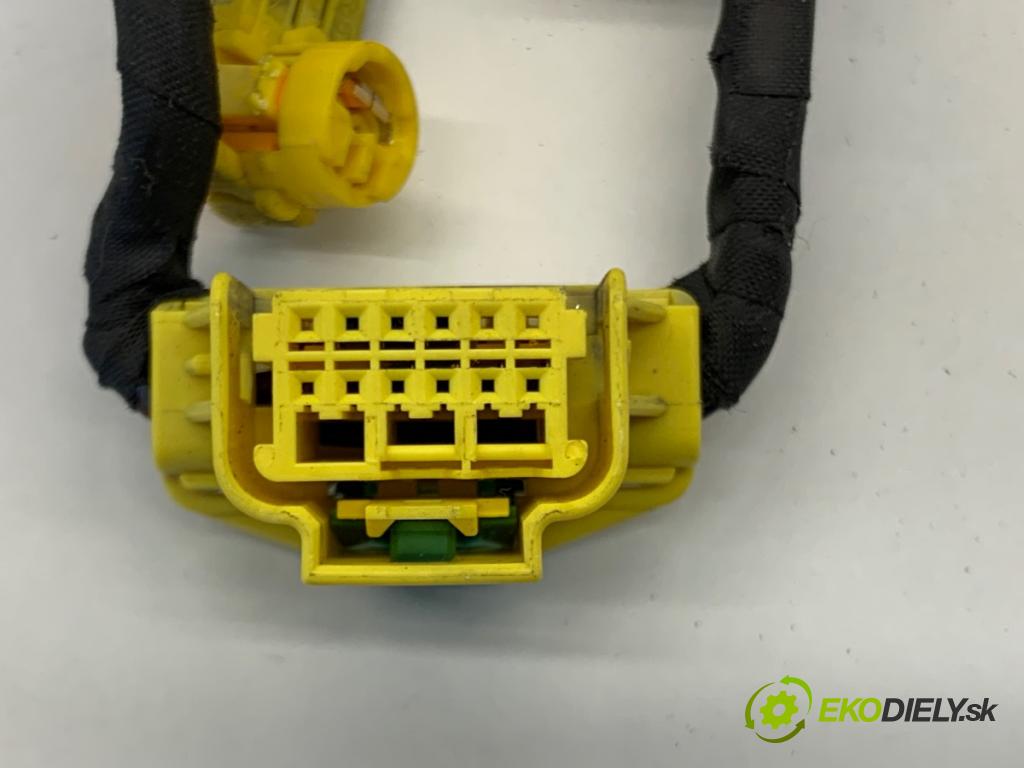 AUDI A4 B9 sedan 2018 185 kW 2.0 TFSI quattro 1984 Káblovačka silentbloku airbag 4M0972562C