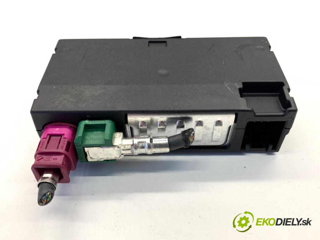 AUDI A4 B9 sedan 2018 185 kW 2.0 TFSI quattro 1984 HNÍZDO: USB 8W0035708