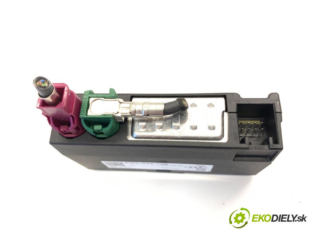 AUDI A4 B9 sedan 2018 185 kW 2.0 TFSI quattro 1984 HNÍZDO: USB 8W0035708