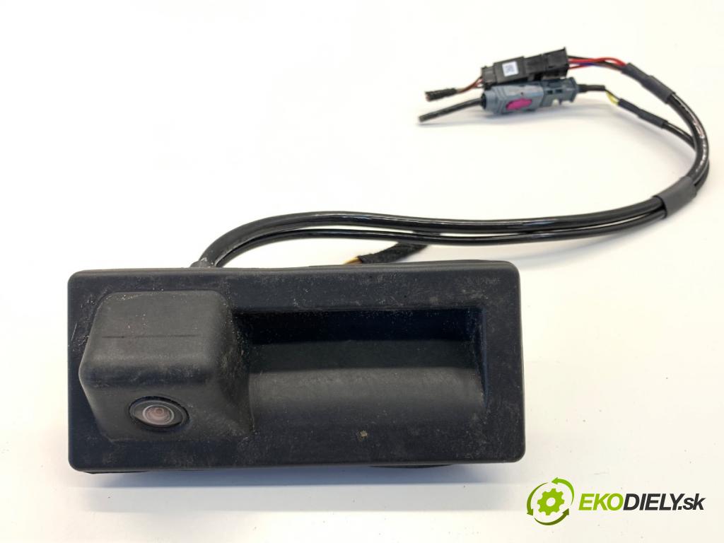 AUDI A4 B9 sedan 2018 185 kW 2.0 TFSI quattro 1984 KAMERA Kľučka dverí zad 3V0827566L