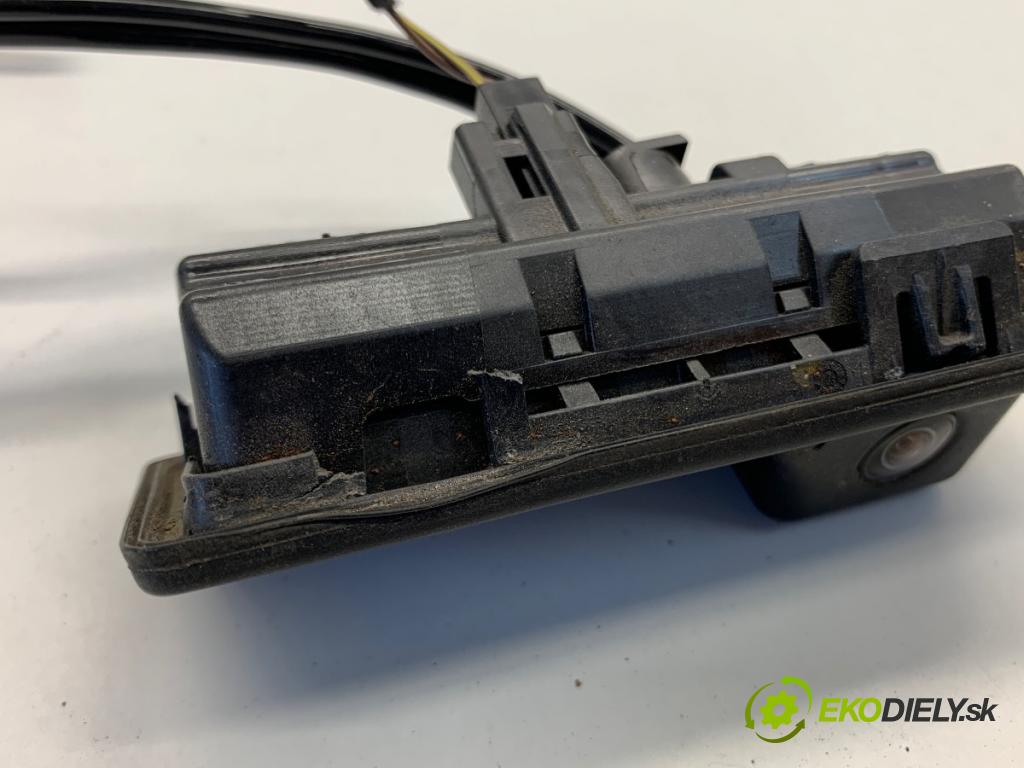 AUDI A4 B9 sedan 2018 185 kW 2.0 TFSI quattro 1984 KAMERA Kľučka dverí zad 3V0827566L