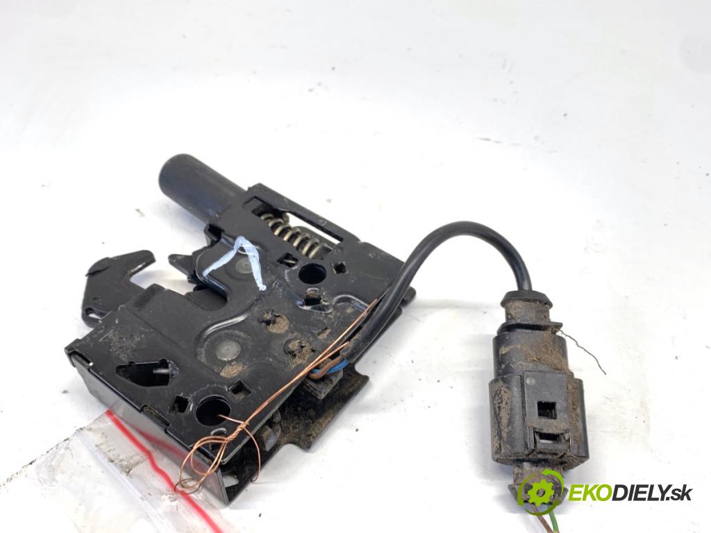 AUDI A4 B9 sedan 2018 185 kW 2.0 TFSI quattro 1984 zámok kapoty predný ľavy 8W0823509B