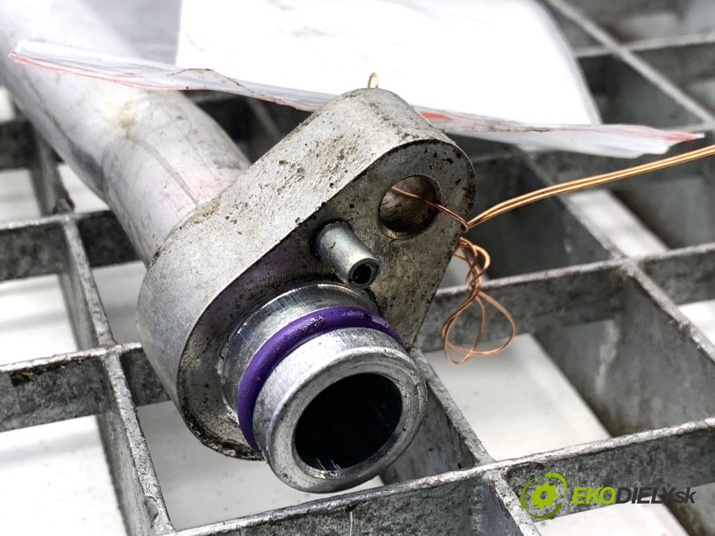 AUDI A4 B9 sedan 2018 185 kW 2.0 TFSI quattro 1984 rúrka klimatizácie 8W0816743BP (Rúrka klimatizácie)