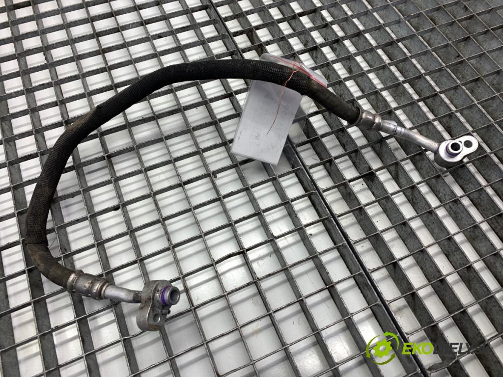 AUDI A4 B9 sedan 2018 185 kW 2.0 TFSI quattro 1984 rúrka klimatizace 8W0816721BD (Trubka klimatizace)