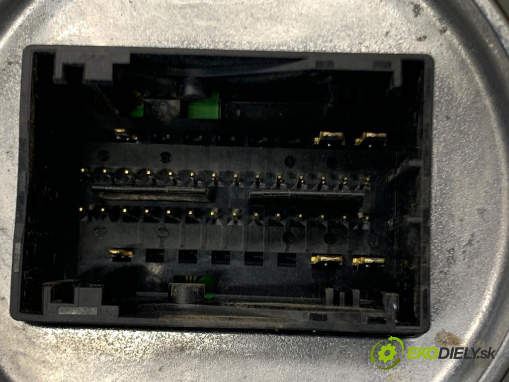 AUDI A4 B9 sedan 2018 185 kW 2.0 TFSI quattro 1984 měnič XENON 7PP941572AB (Řídící jednotka xenonu)