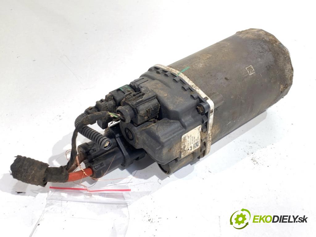 AUDI A4 B9 sedan 2018 185 kW 2.0 TFSI quattro 1984 Motor servočerpadlo ENERGETICKÉ KROKY: 8W1423055AE