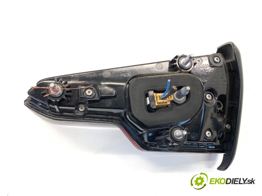 AUDI A4 B9 sedan 2018 185 kW 2.0 TFSI quattro 1984 Svetlo zad ľavá strana vnútorná 8W5945093D (Kľučka dverí ostatné)