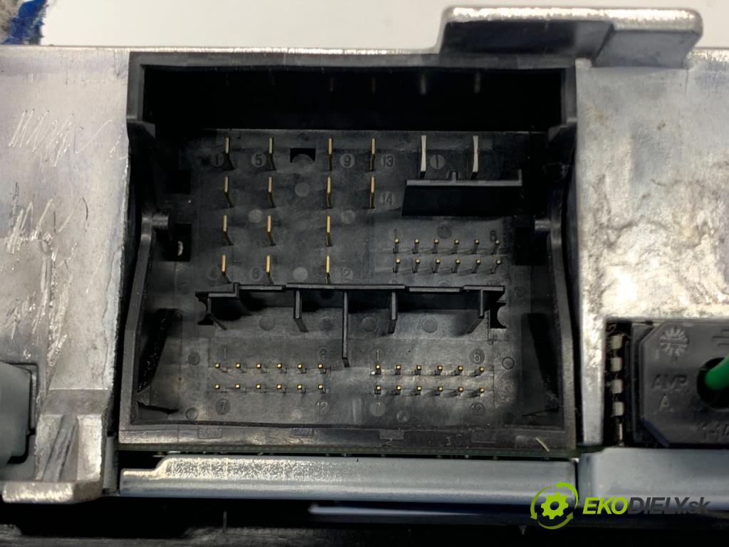 AUDI A4 B9 sedan 2018 185 kW 2.0 TFSI quattro 1984 čítač navigácie 8W5035880D (Elektrosúčasti ostatné)