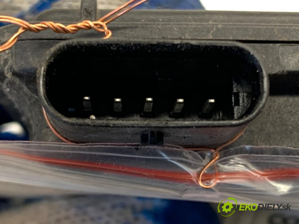 AUDI A4 B9 sedan 2018 185 kW 2.0 TFSI quattro 1984 Modul BRÁNY: HOMELINK: 4N0907410A