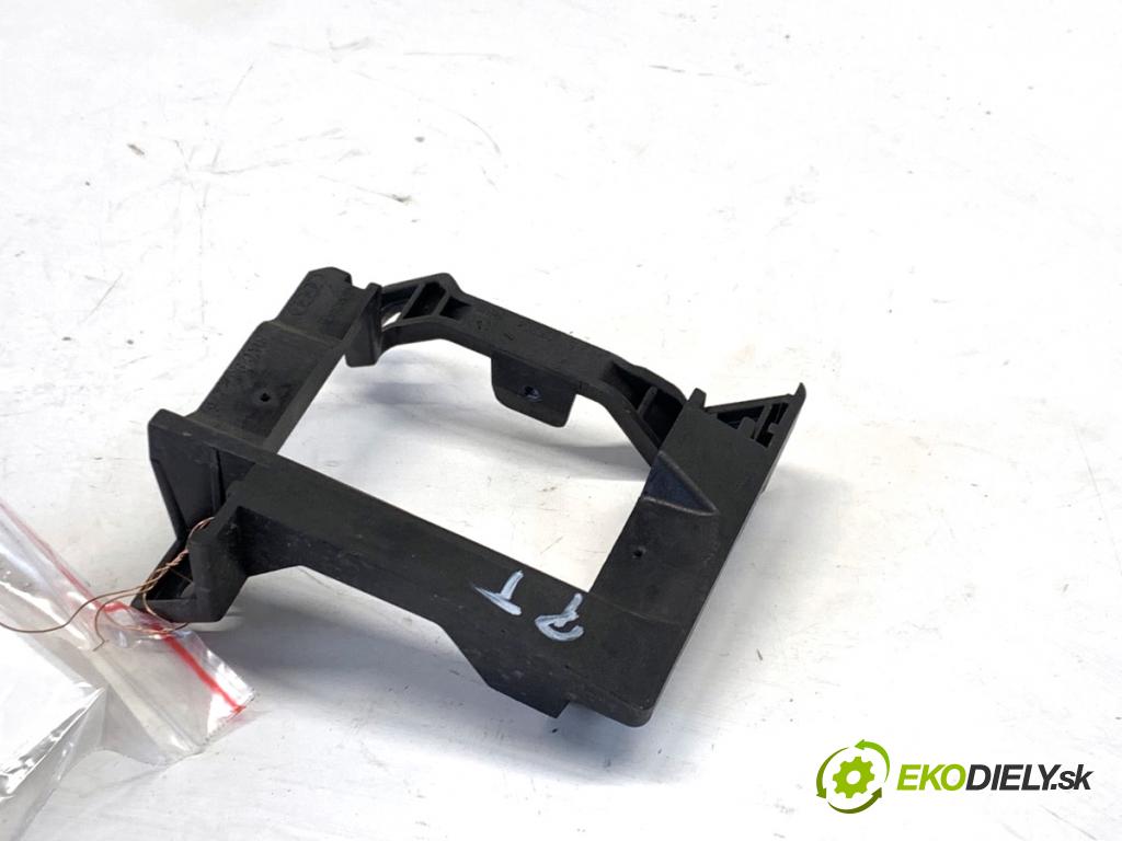 AUDI A4 B9 sedan 2018 185 kW 2.0 TFSI quattro 1984 Uchytenie RADAR: DISTRONIC pravé 8W0907176