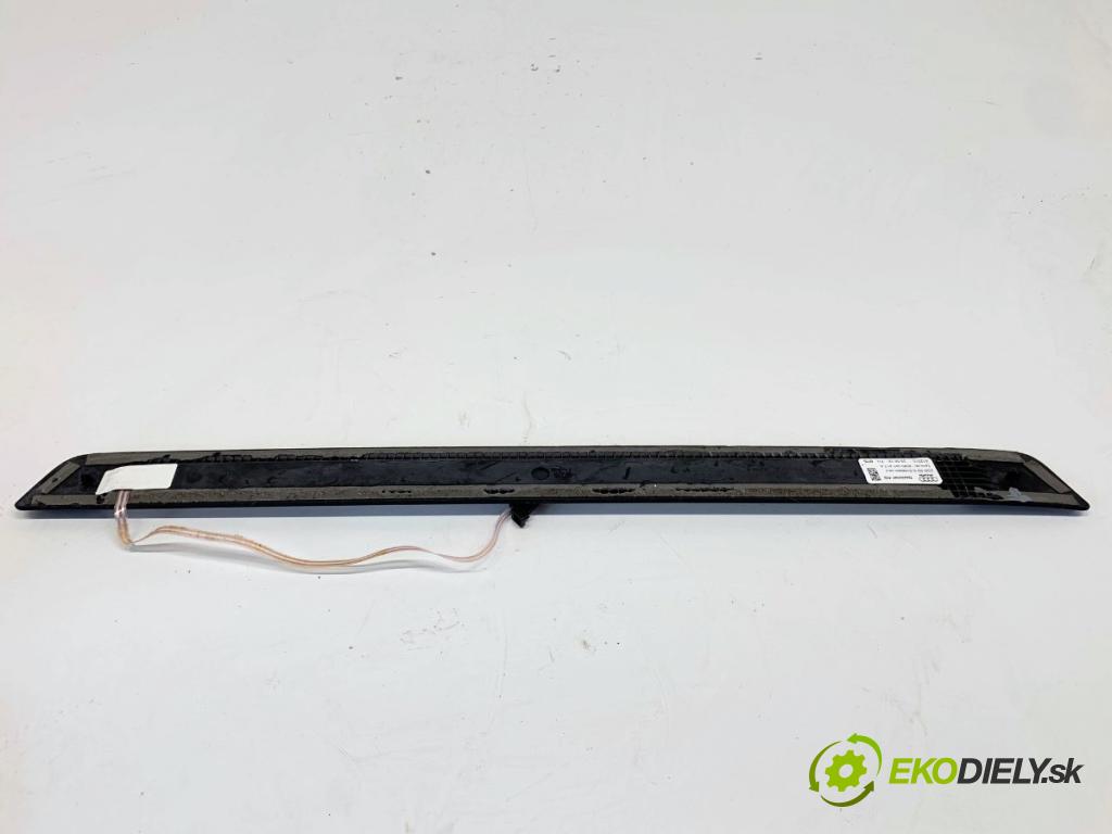 AUDI A4 B9 sedan 2018 185 kW 2.0 TFSI quattro 1984 Lišta Násada prahu predný pravá S-LINE 8W0947417A