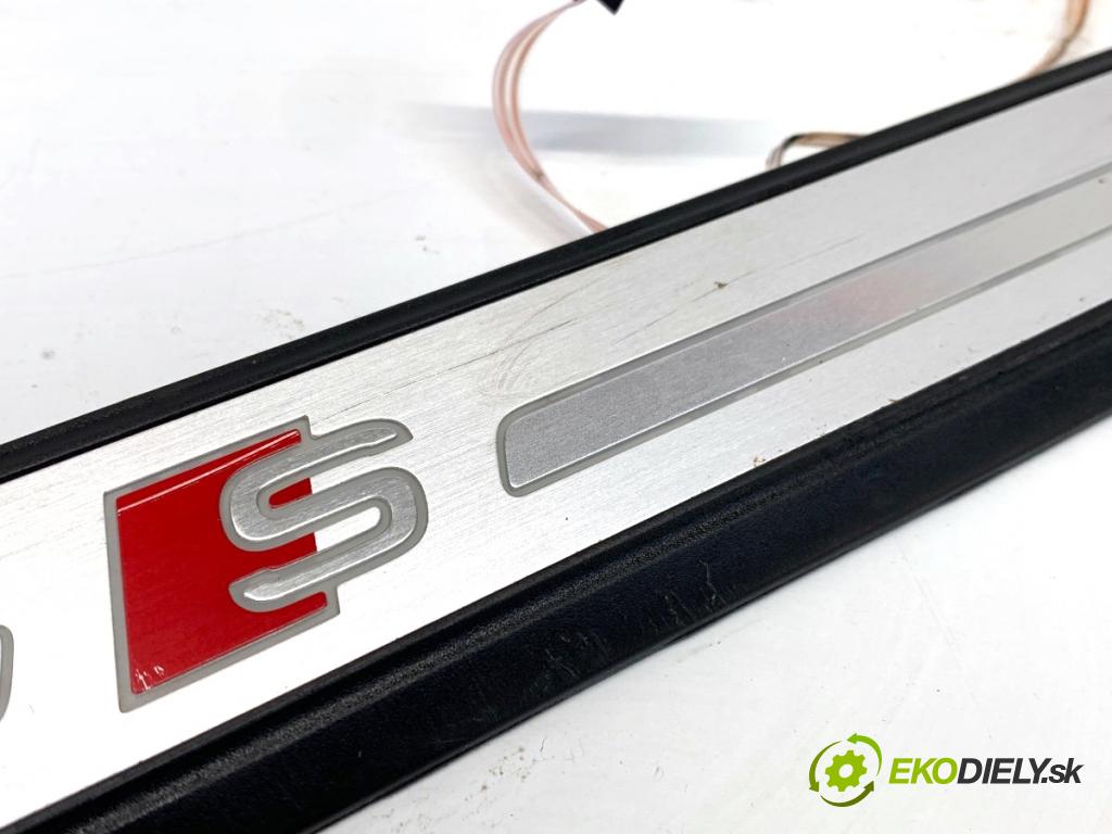 AUDI A4 B9 sedan 2018 185 kW 2.0 TFSI quattro 1984 Lišta Násada prahu predný ľavá strana S-LINE 8W0947418A