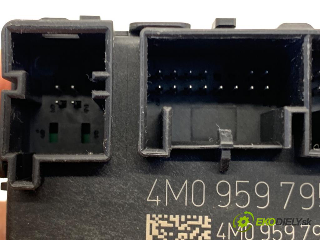 AUDI A4 B9 sedan 2018 185 kW 2.0 TFSI quattro 1984 Modul Dvere zad pravy 4M0959795H
