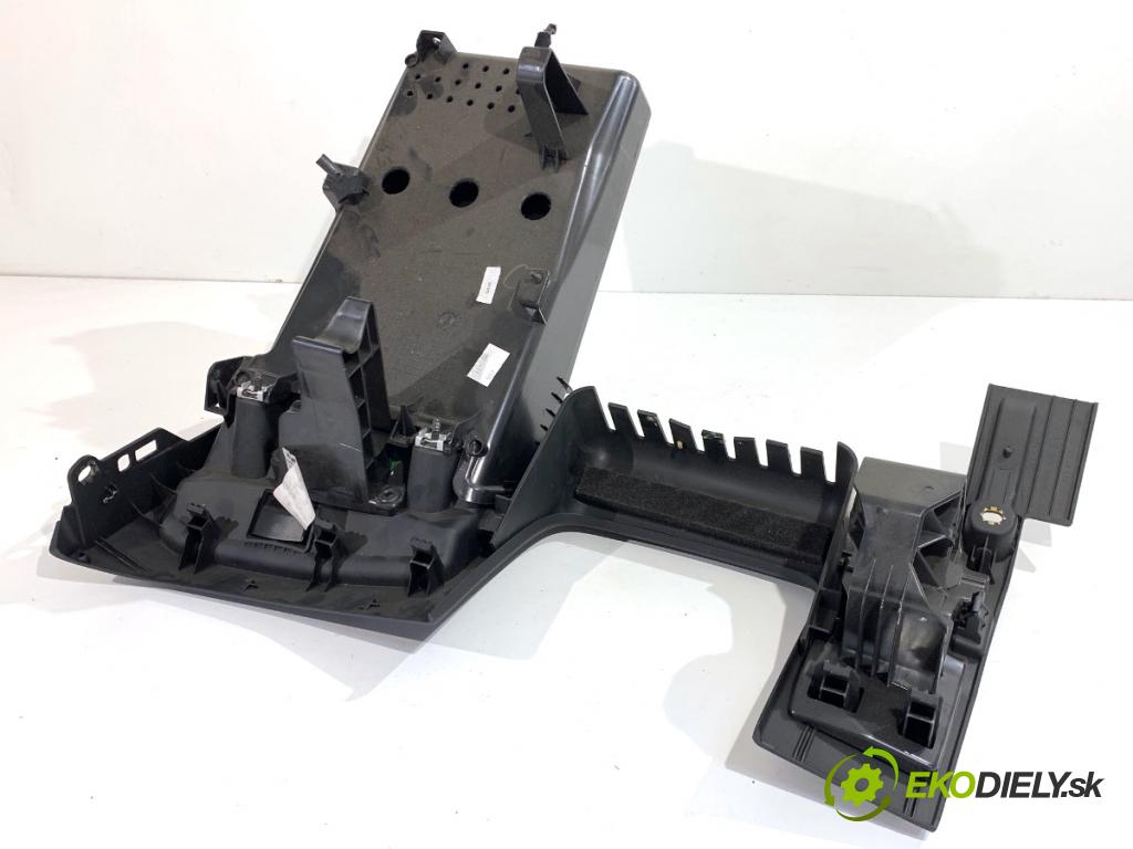 AUDI A4 B9 sedan 2018 185 kW 2.0 TFSI quattro 1984 Priehradka, kastlík volantu 8W1857925