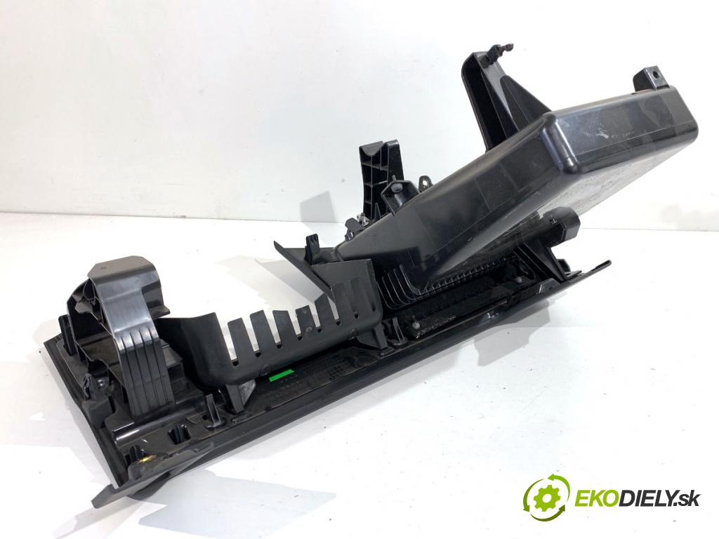 AUDI A4 B9 sedan 2018 185 kW 2.0 TFSI quattro 1984 Priehradka, kastlík volantu 8W1857925