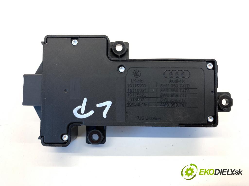 AUDI A4 B9 sedan 2018 185 kW 2.0 TFSI quattro 1984 Prepínač sedačky 8W0959747B