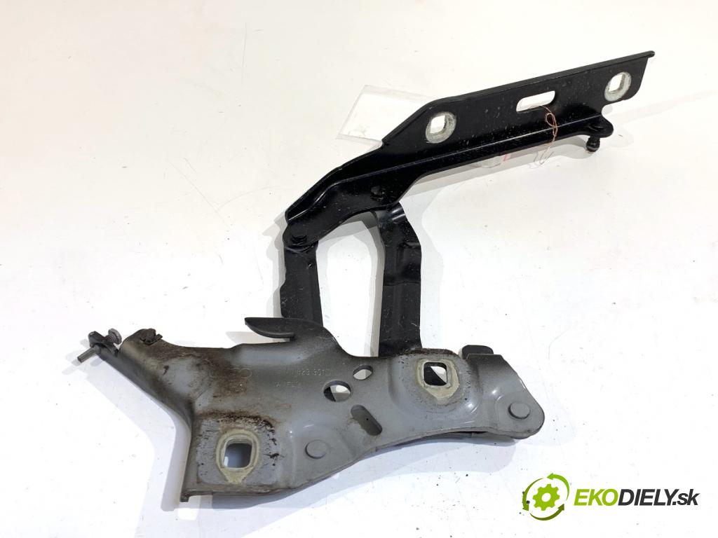 AUDI A4 B9 sedan 2018 185 kW 2.0 TFSI quattro 1984 Záves kapoty ľavy predný 8W0823301D