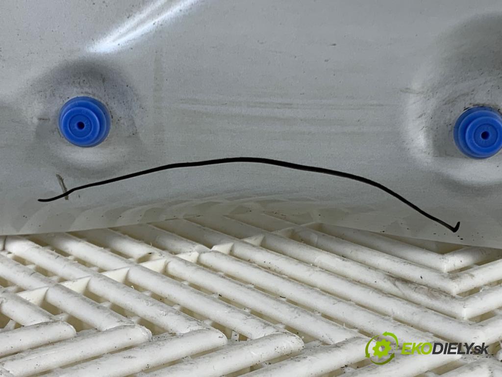 PEUGEOT 3008 SUV 2021 147 kW Hybrid4 (M45GBU) 1598 dveře pravý zadní část KWED