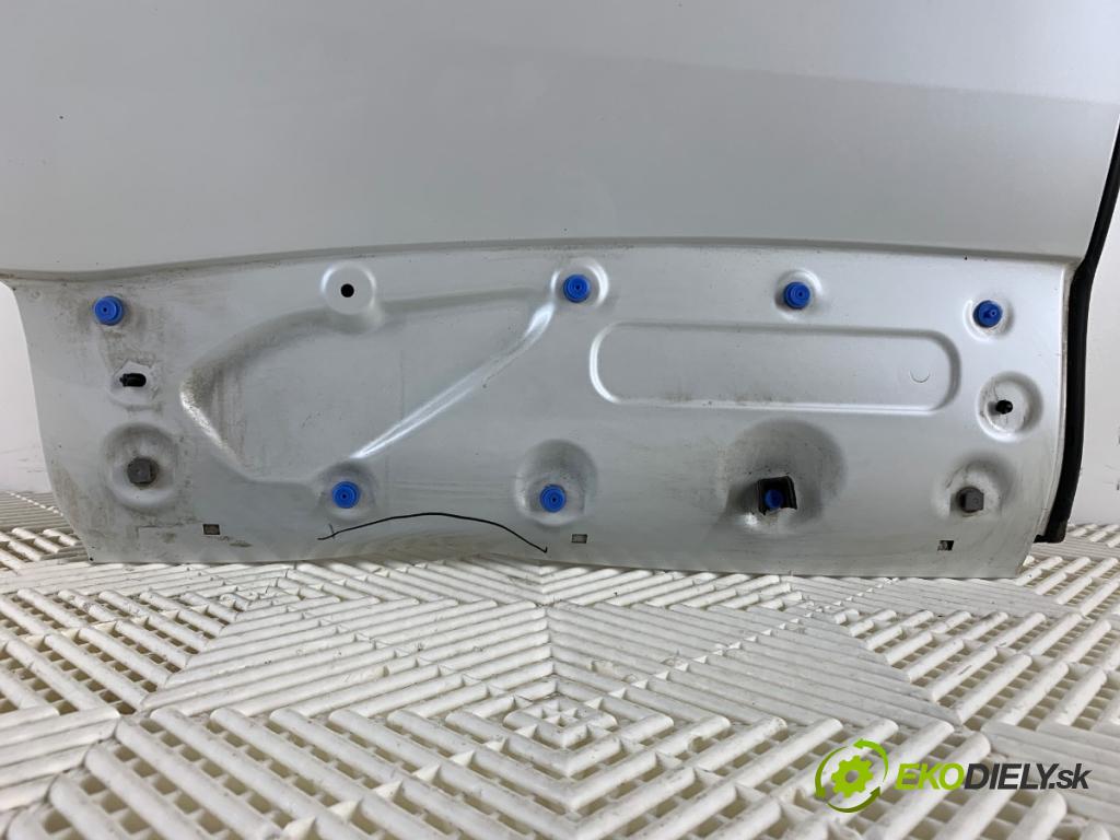 PEUGEOT 3008 SUV 2021 147 kW Hybrid4 (M45GBU) 1598 dveře pravý zadní část KWED