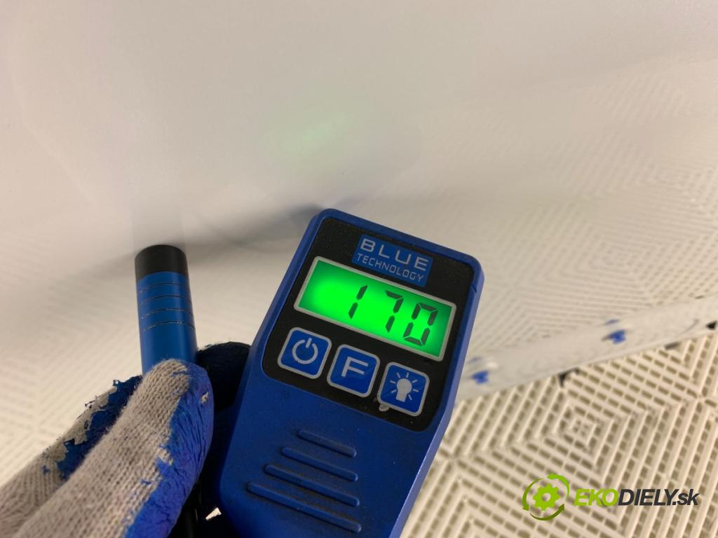 PEUGEOT 3008 SUV 2021 147 kW Hybrid4 (M45GBU) 1598 dveře pravý zadní část KWED