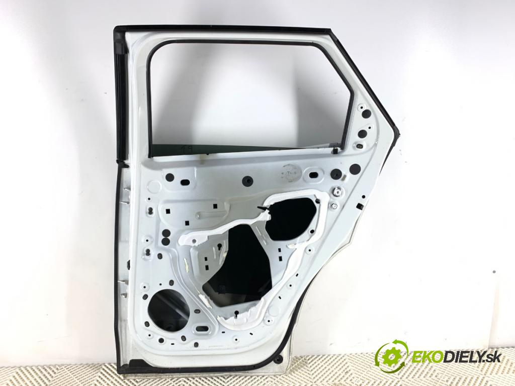 PEUGEOT 3008 SUV 2021 147 kW Hybrid4 (M45GBU) 1598 dveře pravý zadní část KWED