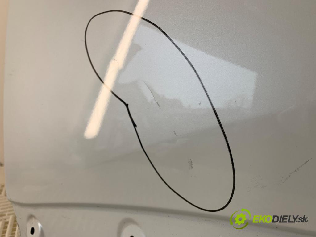 PEUGEOT 3008 SUV 2021 147 kW Hybrid4 (M45GBU) 1598 dveře levý přední část KWED