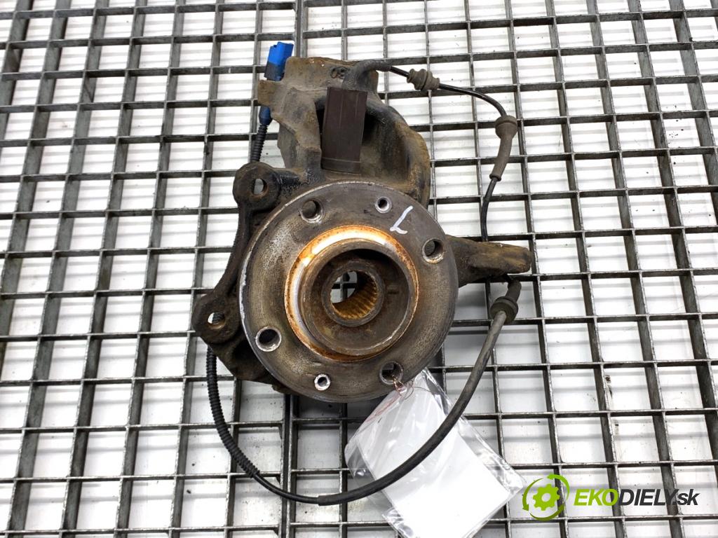 PEUGEOT 2008 I SUV 2016 96 kW 1.2 THP 130 / PureTech 130 1199 náboj levý přední část 