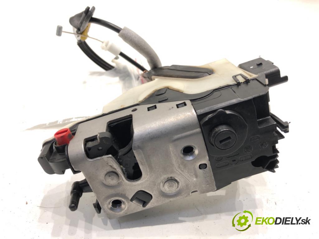 PEUGEOT 2008 I SUV 2016 96 kW 1.2 THP 130 / PureTech 130 1199 zámok Dvere ľavy zad 9812501280