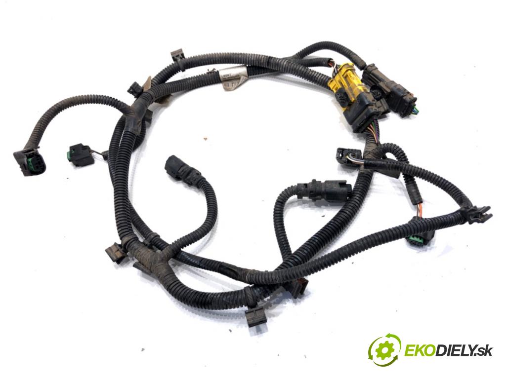 PEUGEOT 2008 I SUV 2016 96 kW 1.2 THP 130 / PureTech 130 1199 káblovačka PDC zadní část 9678179480