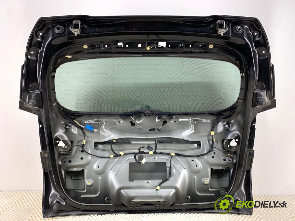 PEUGEOT 2008 I SUV 2016 96 kW 1.2 THP 130 / PureTech 130 1199 kapota zadní část KTV