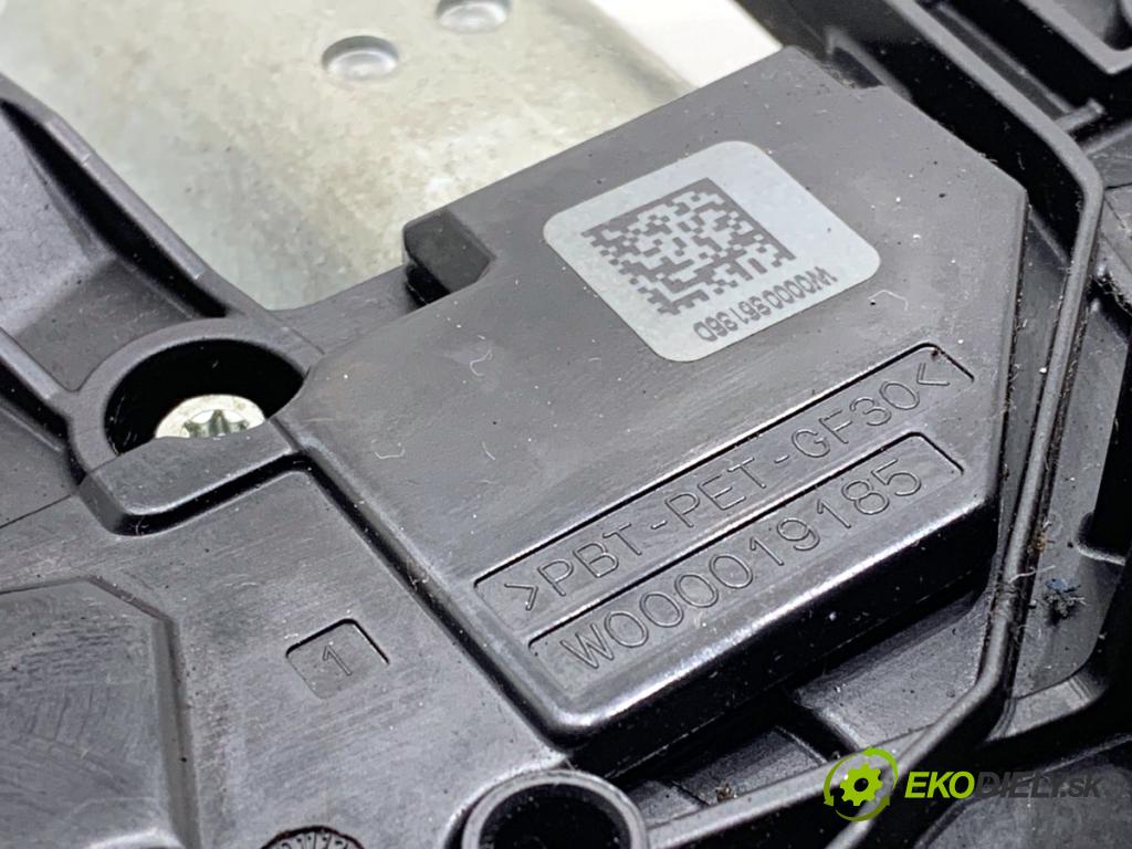 PEUGEOT 2008 I SUV 2016 96 kW 1.2 THP 130 / PureTech 130 1199 Motor stieračov zad 9678423580