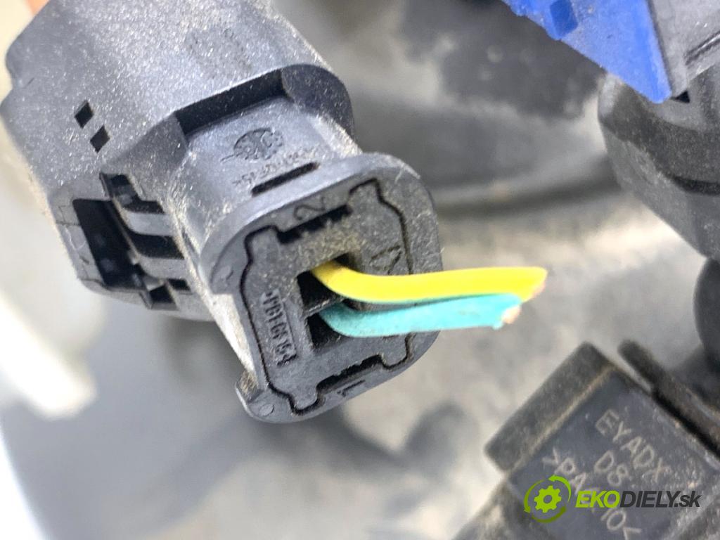 PEUGEOT 2008 I SUV 2016 96 kW 1.2 THP 130 / PureTech 130 1199 Posilovač bŕzd 9811514180