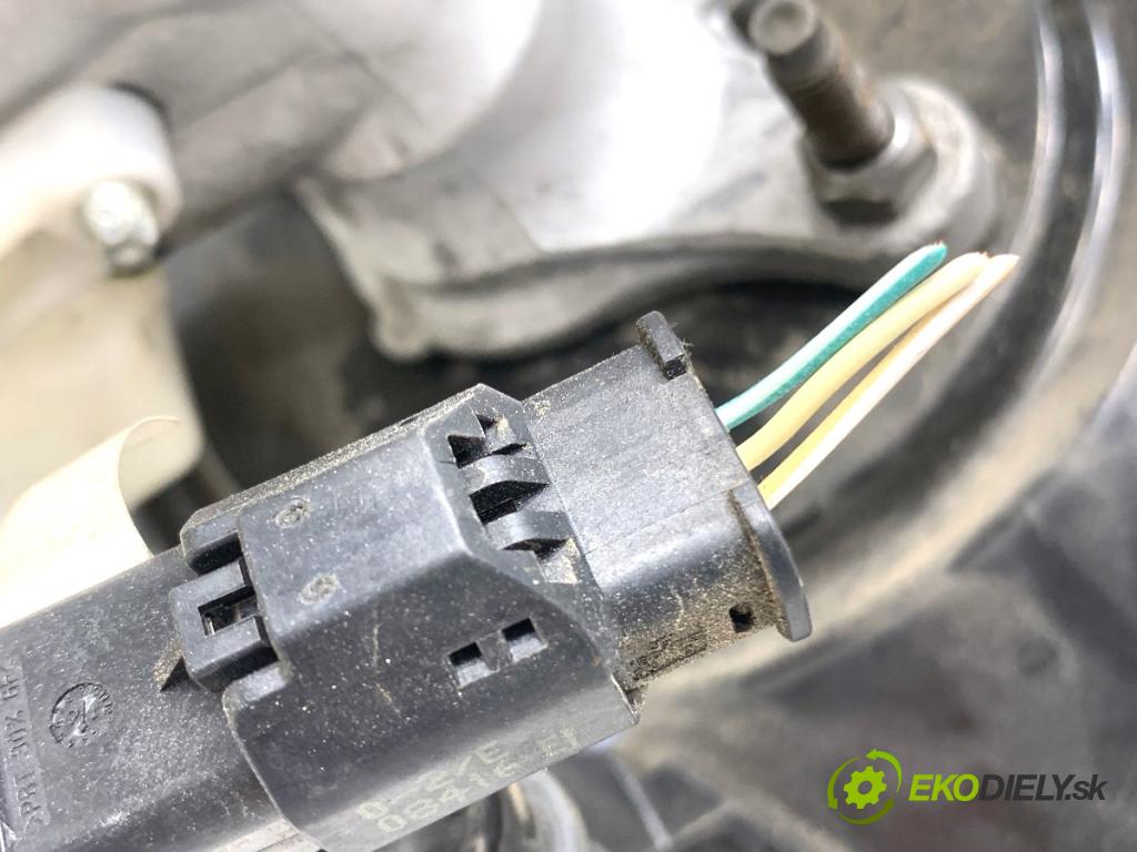 PEUGEOT 2008 I SUV 2016 96 kW 1.2 THP 130 / PureTech 130 1199 Posilovač bŕzd 9811514180