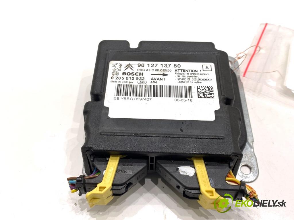 PEUGEOT 2008 I SUV 2016 96 kW 1.2 THP 130 / PureTech 130 1199 senzor airbag 9812713780 (Snímač)