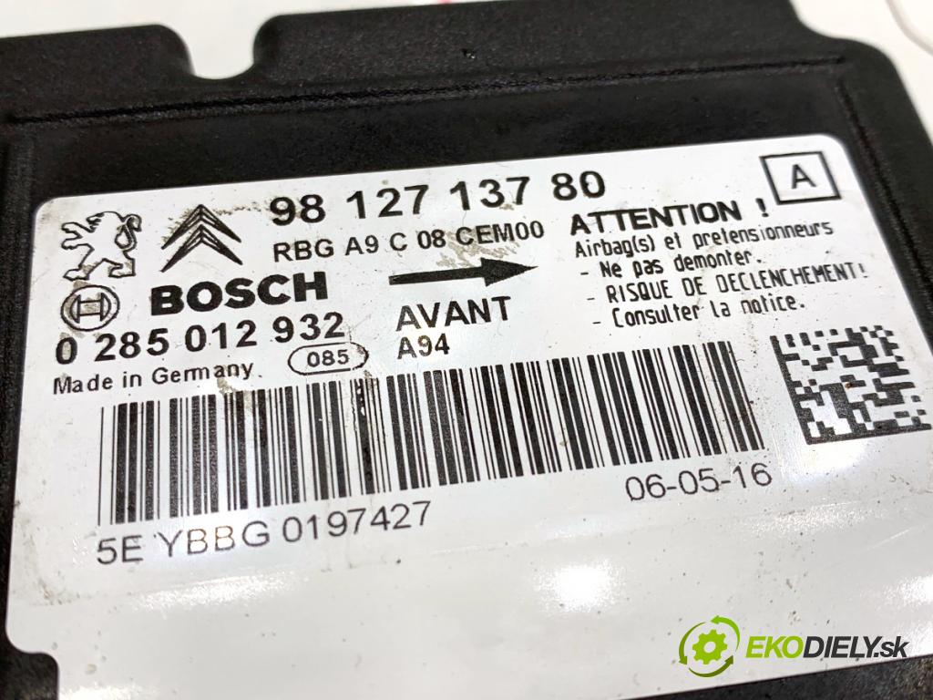 PEUGEOT 2008 I SUV 2016 96 kW 1.2 THP 130 / PureTech 130 1199 senzor airbag 9812713780 (Snímač)