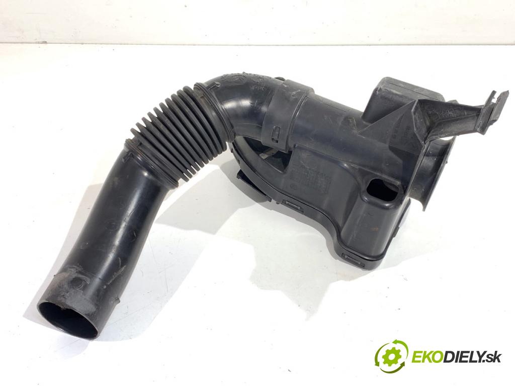 PEUGEOT 2008 I SUV 2016 96 kW 1.2 THP 130 / PureTech 130 1199 Rúra vzduchu 9684813780