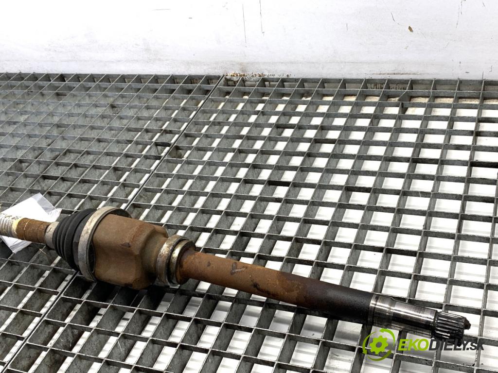 PEUGEOT 2008 I SUV 2016 96 kW 1.2 THP 130 / PureTech 130 1199 poloos pravý přední část