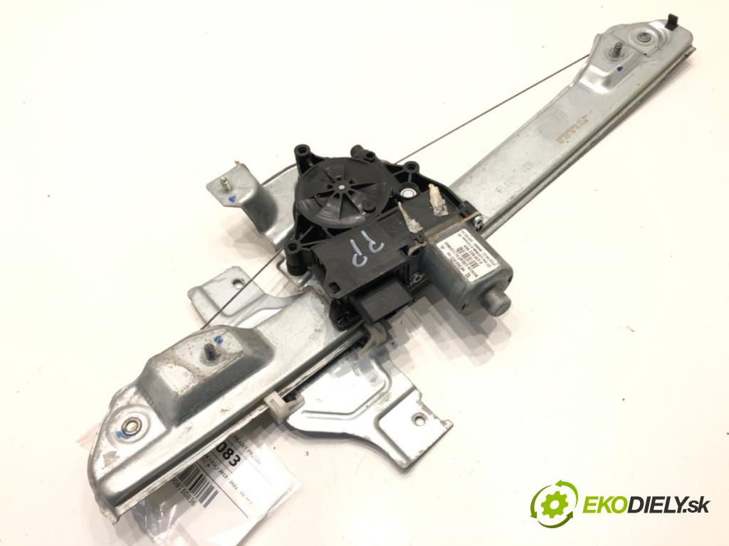 PEUGEOT 2008 I SUV 2016 96 kW 1.2 THP 130 / PureTech 130 1199 mechanismus okna pravý přední část 9806081780