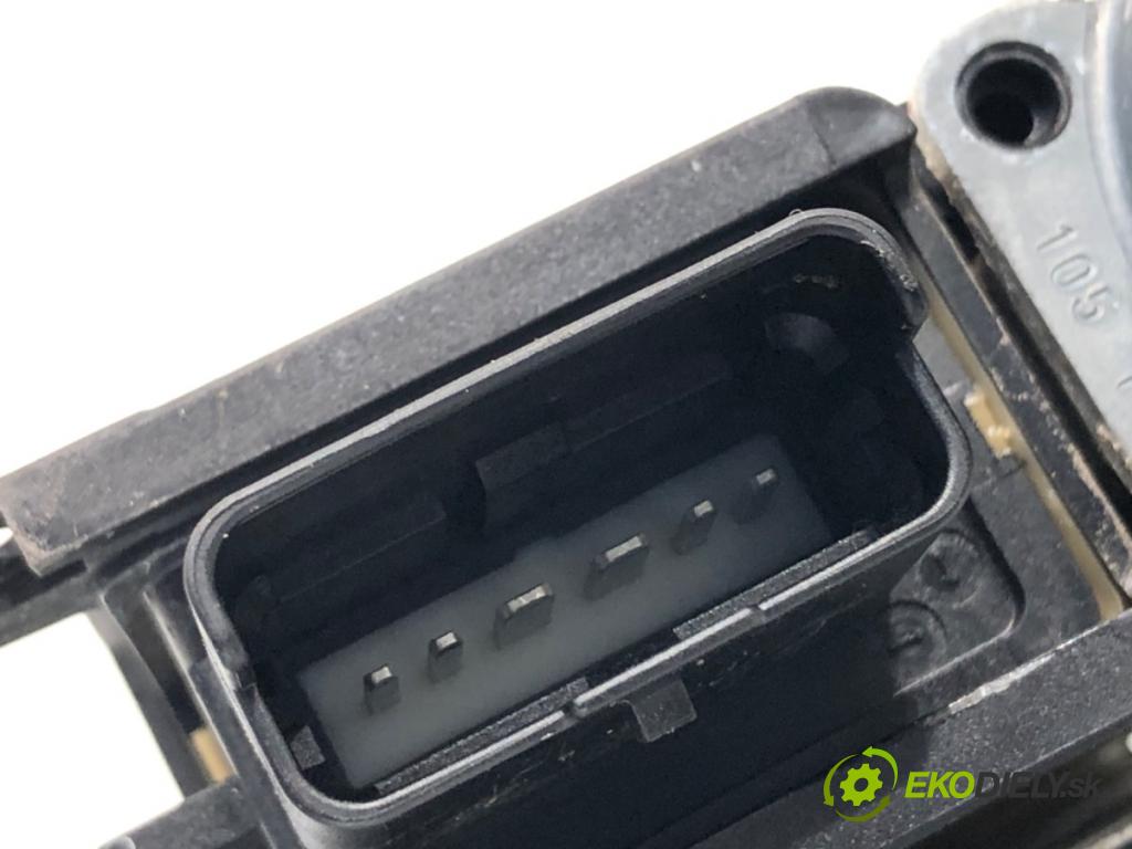 PEUGEOT 2008 I SUV 2016 96 kW 1.2 THP 130 / PureTech 130 1199 Mechanizmus okna pravy predný 9806081780