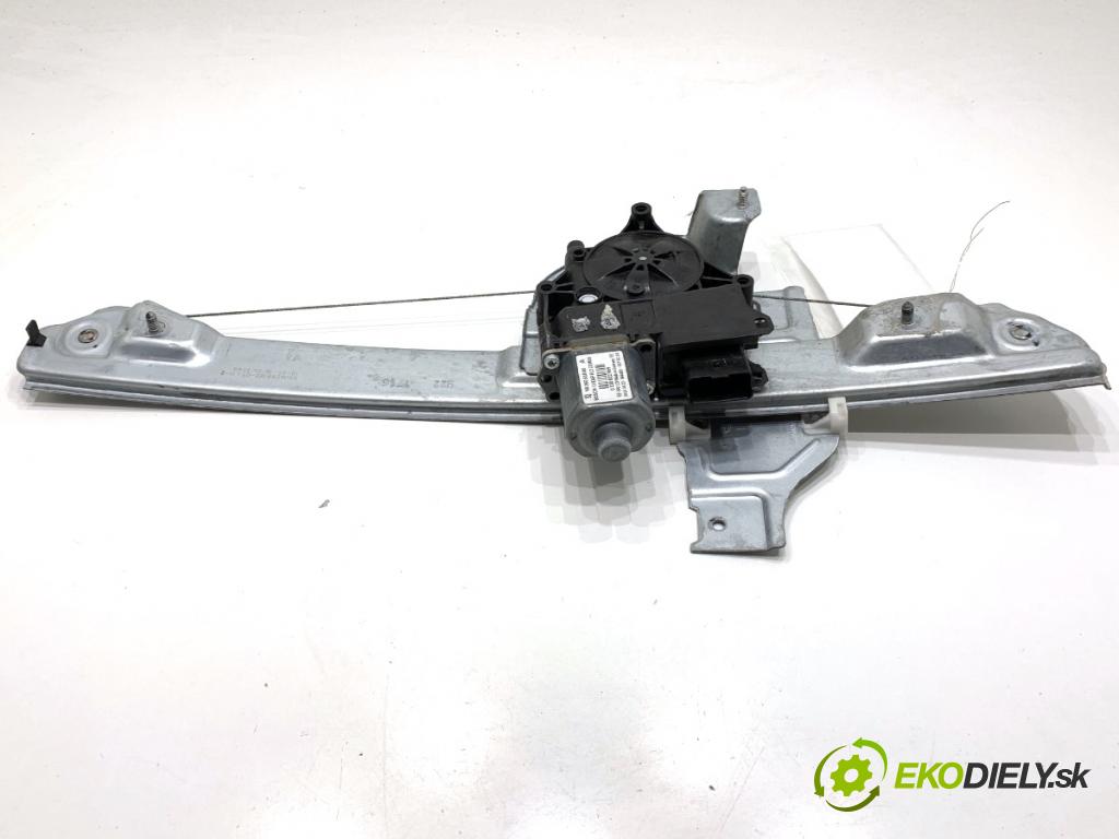 PEUGEOT 2008 I SUV 2016 96 kW 1.2 THP 130 / PureTech 130 1199 mechanismus okna levý přední část 9806081880